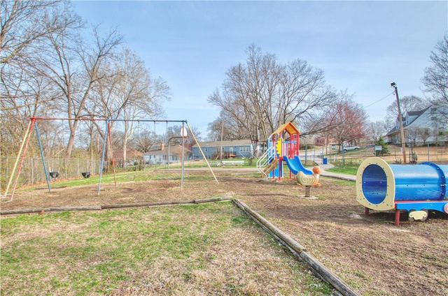 9042 Holly Street, Kansas City, MO 64114