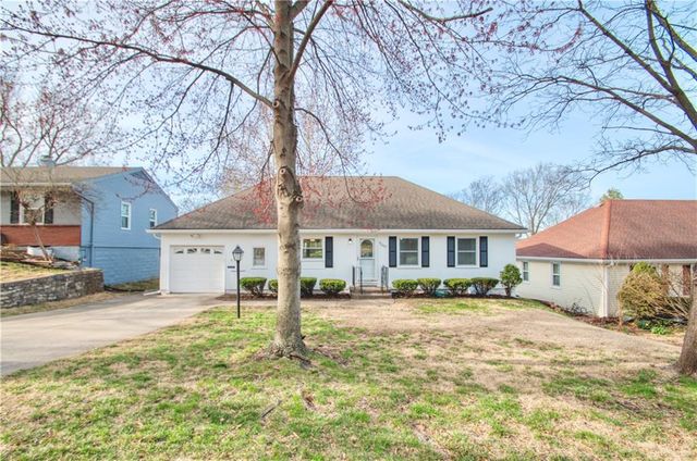 9042 Holly Street, Kansas City, MO 64114