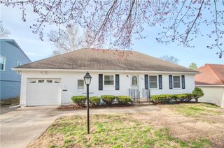 9042 Holly Street, Kansas City, MO 64114