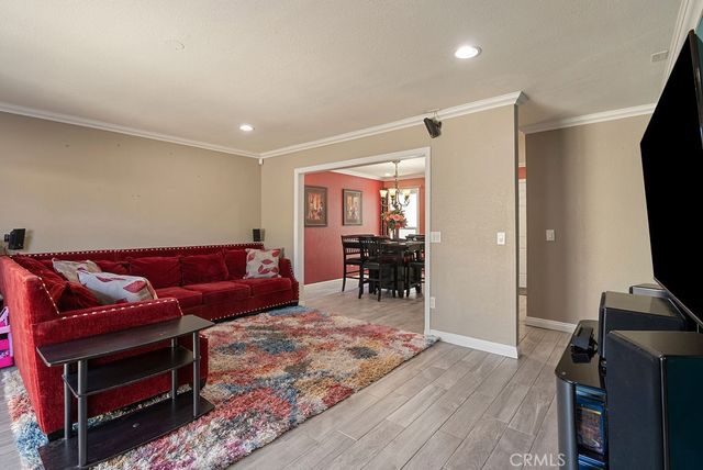 555 D, Upland, CA 91786