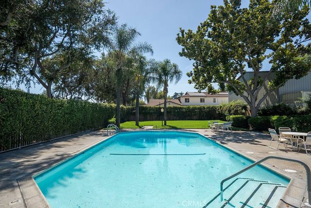 555 D, Upland, CA 91786