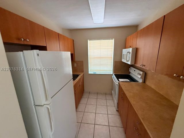 1154 W 35th St 223, Hialeah, FL 33012