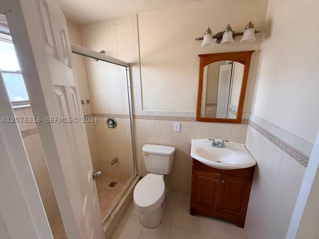 1154 W 35th St 223, Hialeah, FL 33012