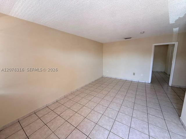 1154 W 35th St 223, Hialeah, FL 33012