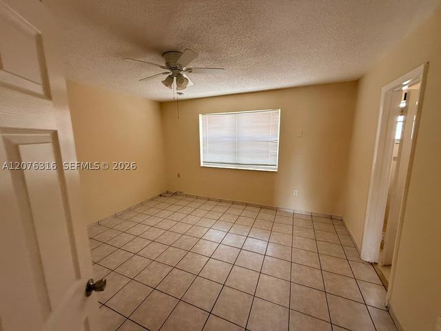 1154 W 35th St 223, Hialeah, FL 33012