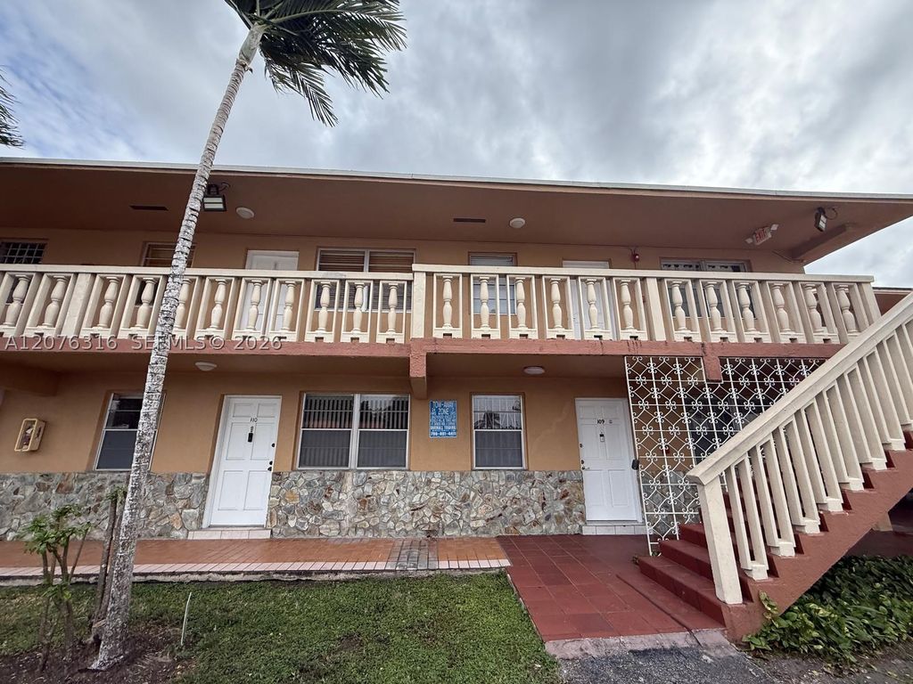 1154 W 35th St 223, Hialeah, FL 33012