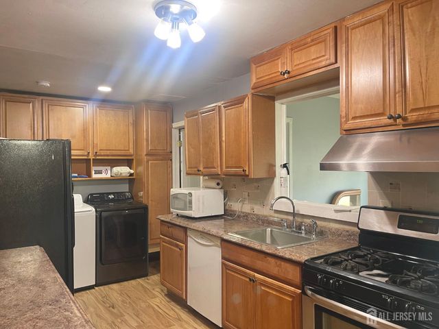 19 W Francis Street, Woodbridge Proper, NJ 08830