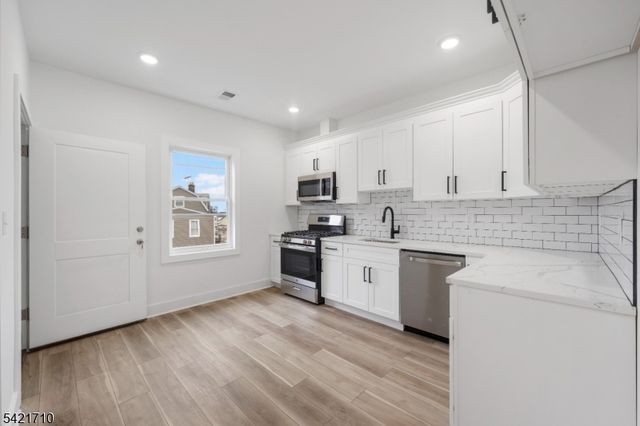 16 Headley Ter, Irvington Twp., NJ 07111