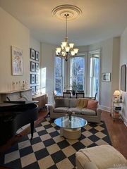 1829 Kennett Place, St Louis, MO 63104