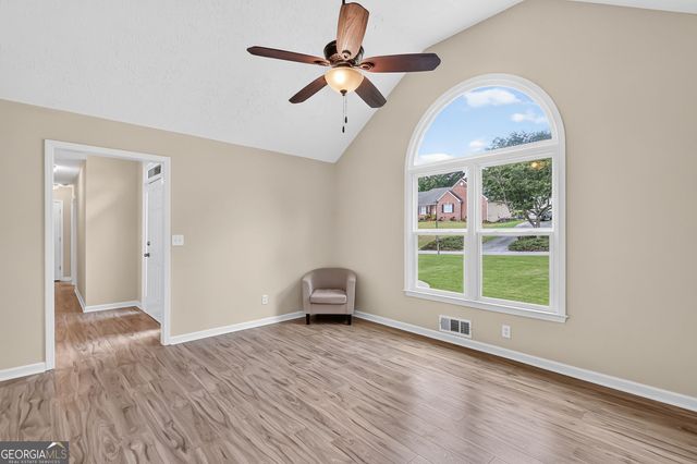 3190 Lakecrest Drive, Dacula, GA 30019