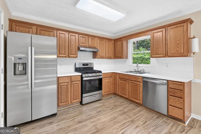 3190 Lakecrest Drive, Dacula, GA 30019