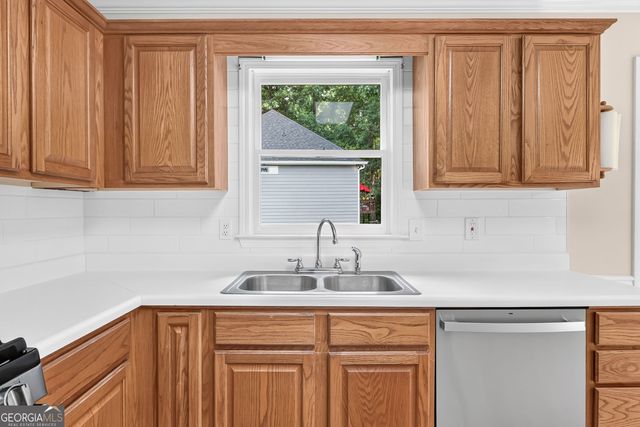 3190 Lakecrest Drive, Dacula, GA 30019