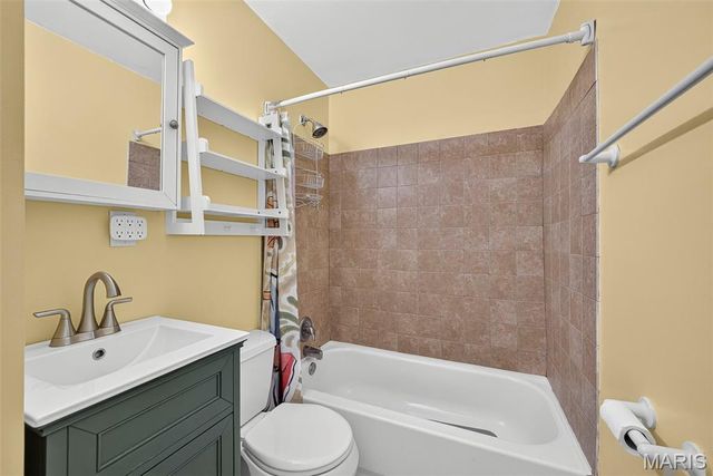 20 Westview Drive, St Charles, MO 63303