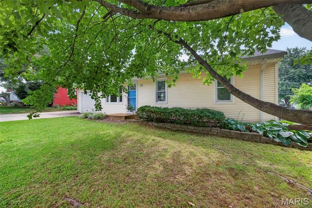 20 Westview Drive, St Charles, MO 63303