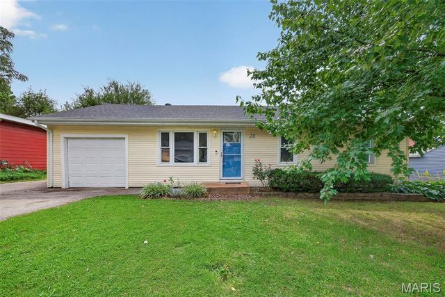 20 Westview Drive, St Charles, MO 63303