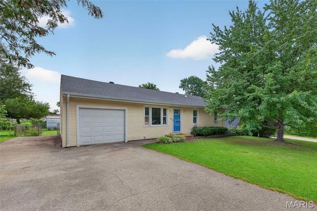 20 Westview Drive, St Charles, MO 63303