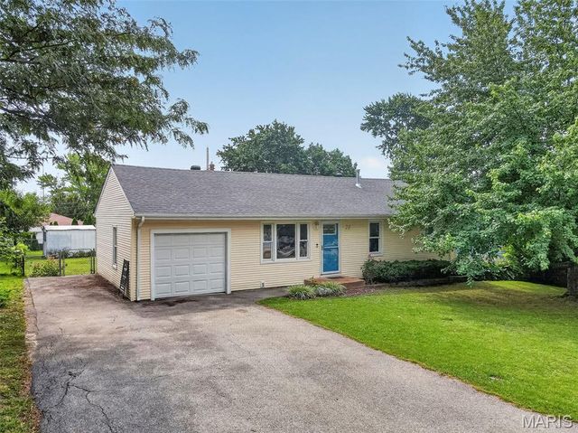 20 Westview Drive, St Charles, MO 63303