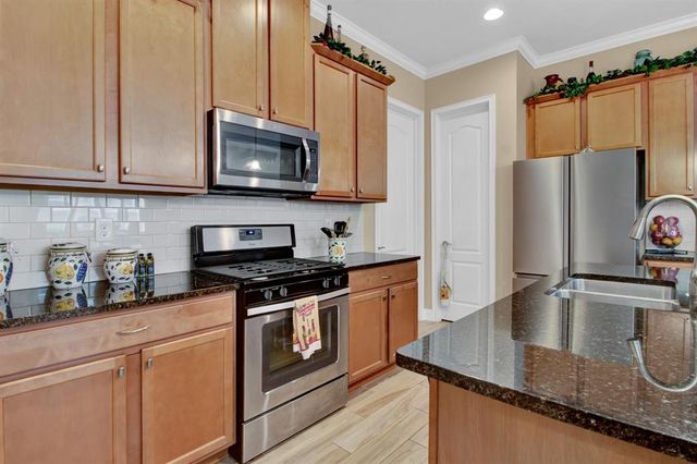 2453 YELLOW BRICK ROAD, St Cloud, FL 34772