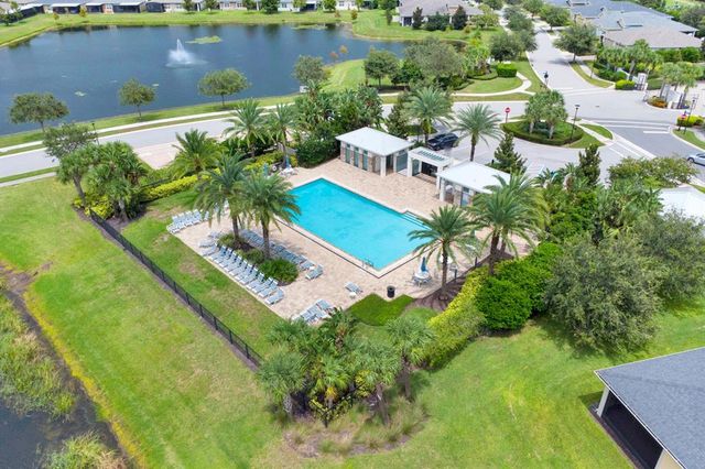2453 YELLOW BRICK ROAD, St Cloud, FL 34772