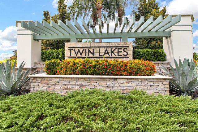 2453 YELLOW BRICK ROAD, St Cloud, FL 34772