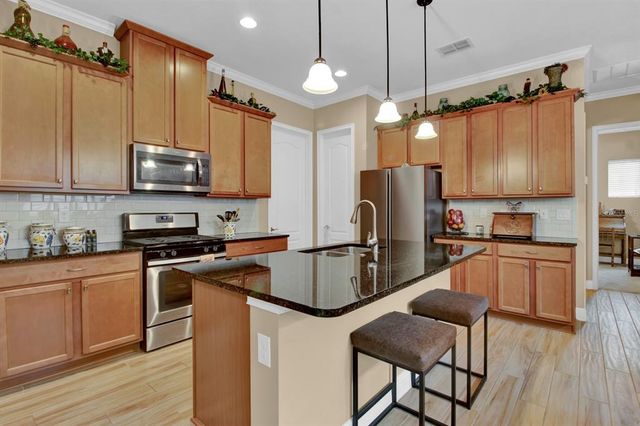2453 YELLOW BRICK ROAD, St Cloud, FL 34772