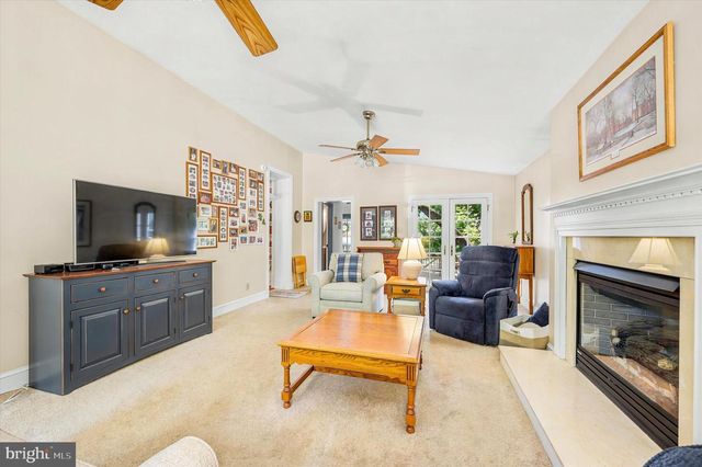 209 E 10TH AVE, Conshohocken, PA 19428