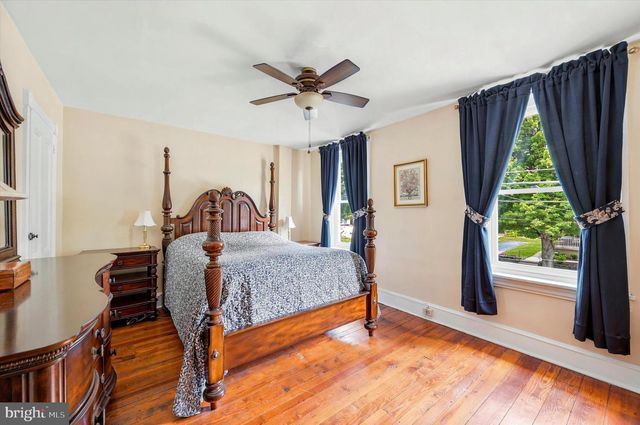209 E 10TH AVE, Conshohocken, PA 19428