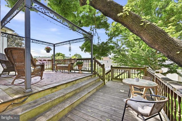 209 E 10TH AVE, Conshohocken, PA 19428