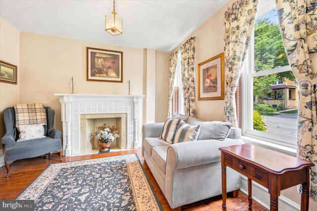 209 E 10TH AVE, Conshohocken, PA 19428