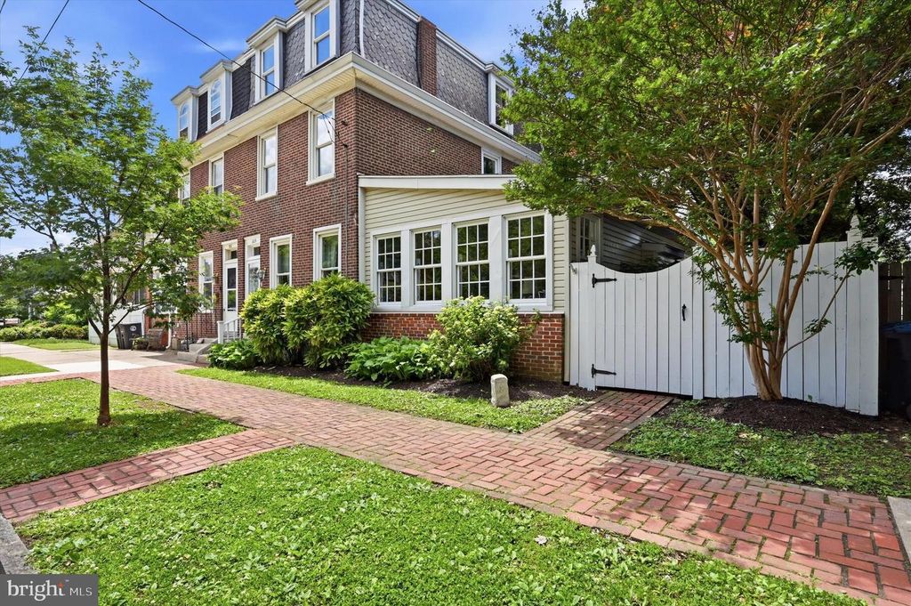 209 E 10TH AVE, Conshohocken, PA 19428