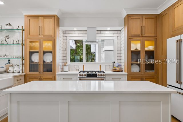 55 Crosstree Dr, Hilton Head Island, SC 29926