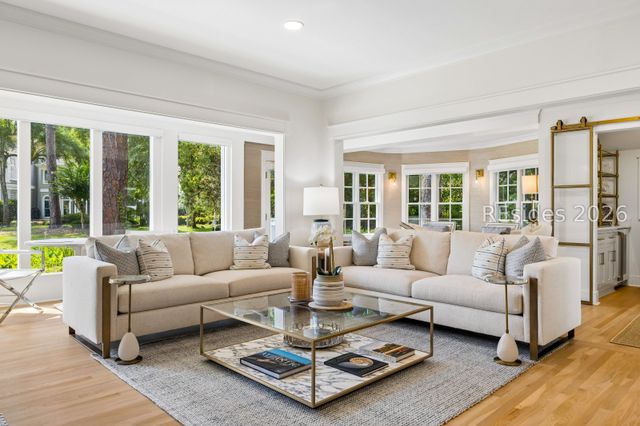 55 Crosstree Dr, Hilton Head Island, SC 29926