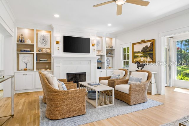 55 Crosstree Dr, Hilton Head Island, SC 29926