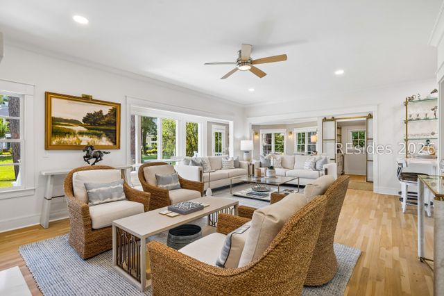 55 Crosstree Dr, Hilton Head Island, SC 29926