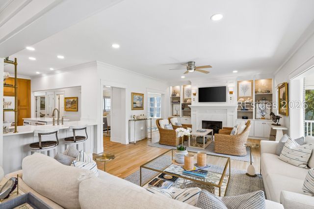 55 Crosstree Dr, Hilton Head Island, SC 29926