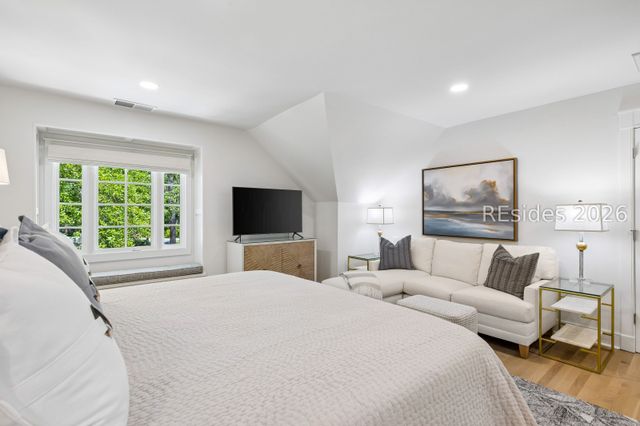 55 Crosstree Dr, Hilton Head Island, SC 29926