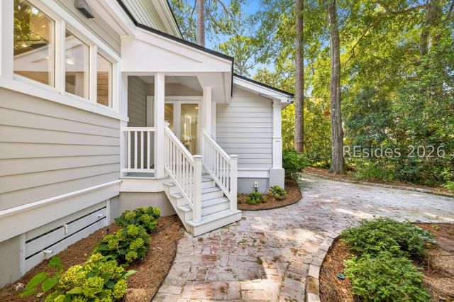 55 Crosstree Dr, Hilton Head Island, SC 29926