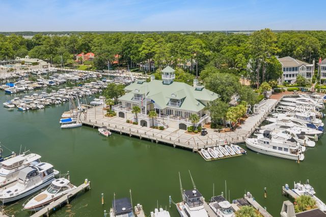 55 Crosstree Dr, Hilton Head Island, SC 29926