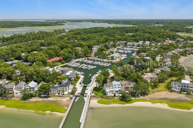55 Crosstree Dr, Hilton Head Island, SC 29926