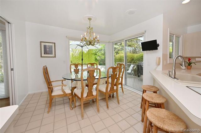6020 Orchard Ridge Court, West Bloomfield, MI 48322