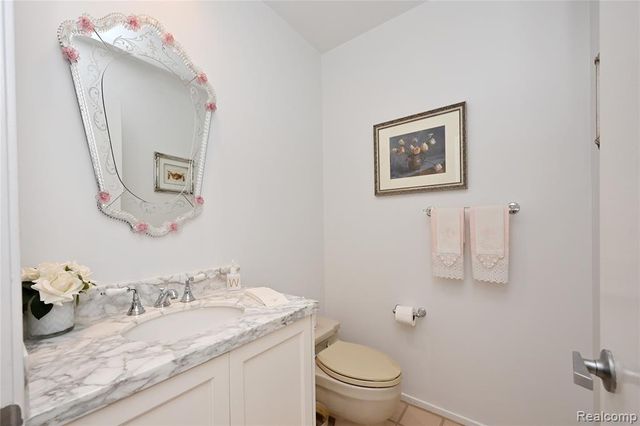 6020 Orchard Ridge Court, West Bloomfield, MI 48322