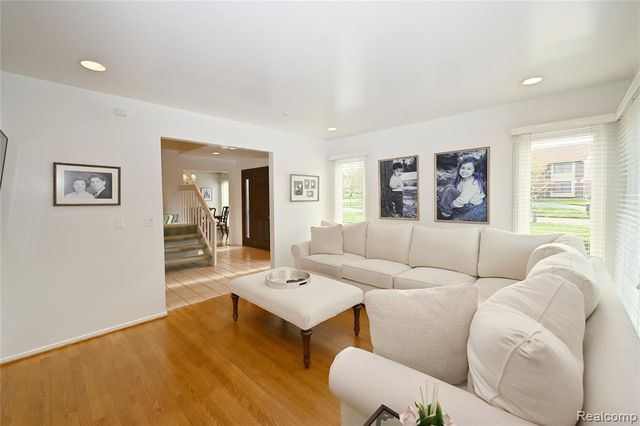 6020 Orchard Ridge Court, West Bloomfield, MI 48322