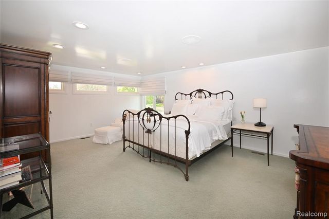 6020 Orchard Ridge Court, West Bloomfield, MI 48322