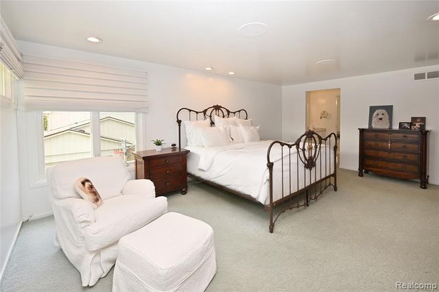 6020 Orchard Ridge Court, West Bloomfield, MI 48322