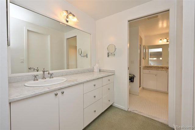 6020 Orchard Ridge Court, West Bloomfield, MI 48322