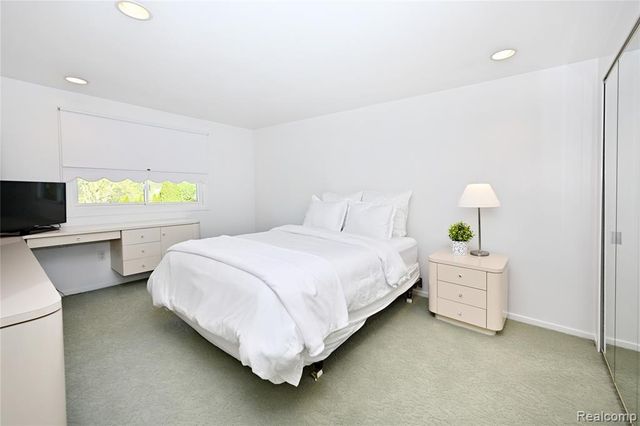 6020 Orchard Ridge Court, West Bloomfield, MI 48322