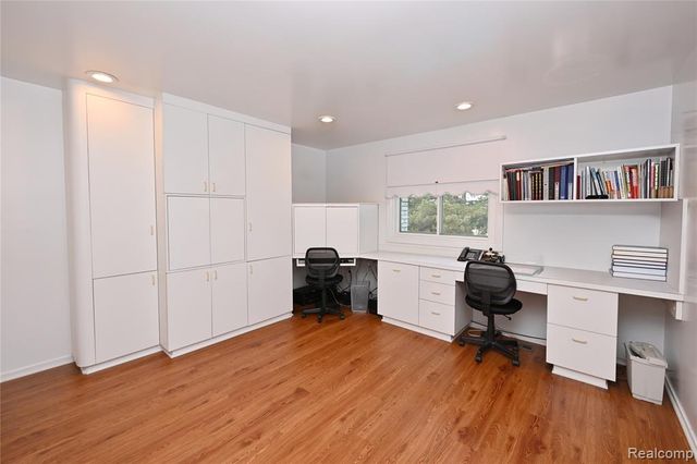 6020 Orchard Ridge Court, West Bloomfield, MI 48322