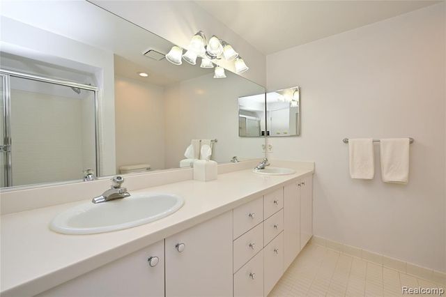 6020 Orchard Ridge Court, West Bloomfield, MI 48322