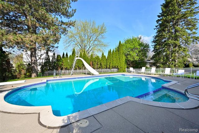6020 Orchard Ridge Court, West Bloomfield, MI 48322