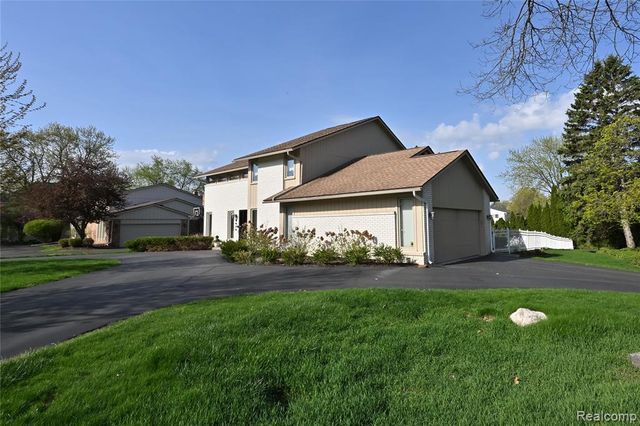 6020 Orchard Ridge Court, West Bloomfield, MI 48322